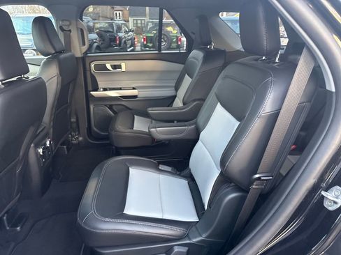 Used 2023 Ford Explorer XLT w/ Equipment Group 202A image 18