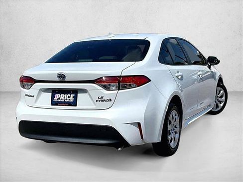 Used 2023 Toyota Corolla LE FWD image 2