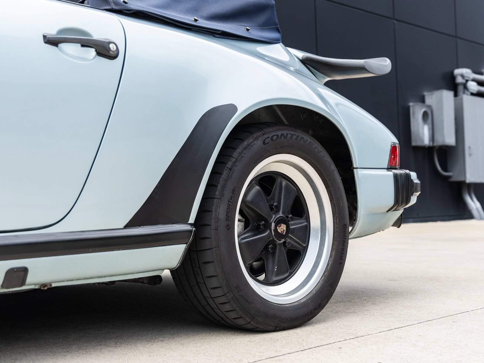 Used 1988 Porsche 911 Carrera RWD image 23