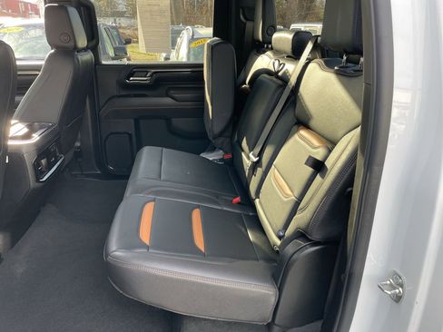 Used 2025 GMC Sierra 2500 AT4 image 38