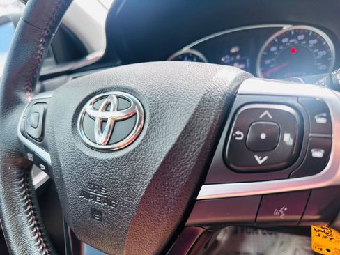 Used 2015 Toyota Camry SE FWD image 15
