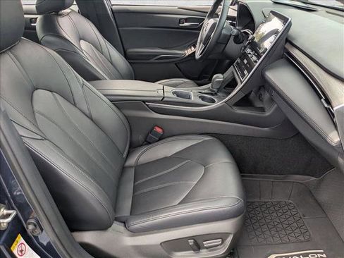 Used 2019 Toyota Avalon XLE image 20