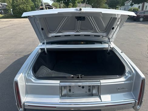 Used 1993 Cadillac De Ville Sedan FWD image 15