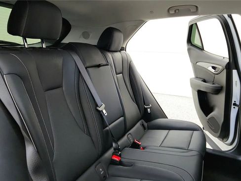 Used 2023 Buick Envision Essence AWD/4WD image 38