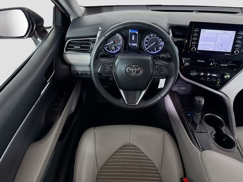 Used 2021 Toyota Camry SE w/ Carpet Mat Package (TMS) image 10