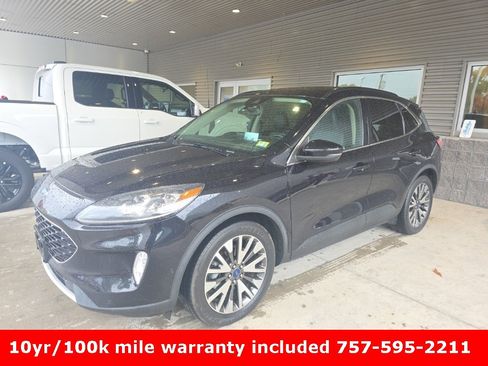 Used 2020 Ford Escape Titanium image 1