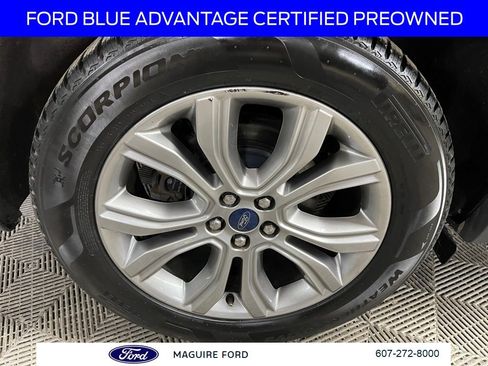 Certified 2019 Ford Edge Titanium w/ Equipment Group 301A image 17