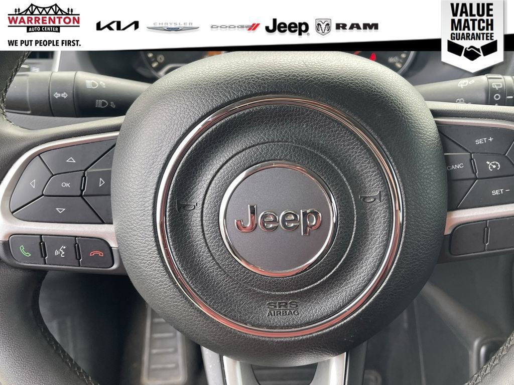 Used 2018 Jeep Renegade Latitude AWD/4WD image 19