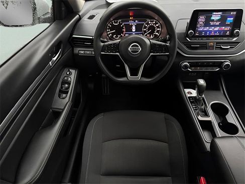 Used 2022 Nissan Altima 2.5 SV image 9