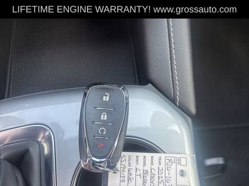 Used 2025 Chevrolet Blazer LT AWD/4WD image 19