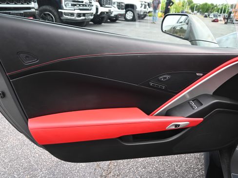 Used 2015 Chevrolet Corvette Z06 w/ 3LZ Preferred Equipment Group RWD image 17