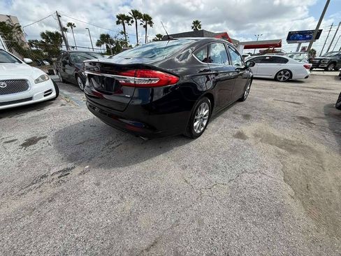 Used 2017 Ford Fusion SE image 4
