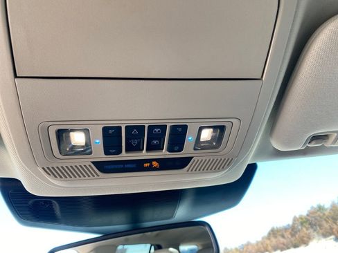 Used 2020 Ford Explorer Platinum w/ Premium Technology Package image 38