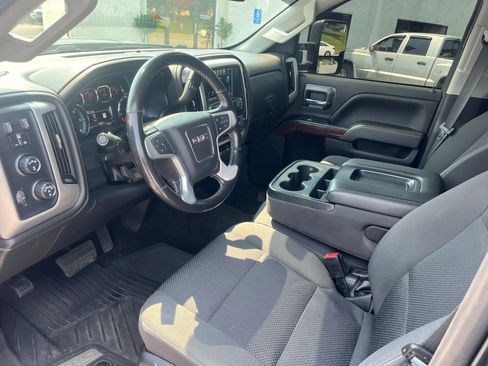 Used 2018 GMC Sierra 2500 SLE w/ HD SLE Preferred Plus Package AWD/4WD image 8