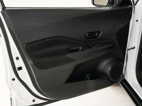 Used 2021 Nissan Kicks S image 7