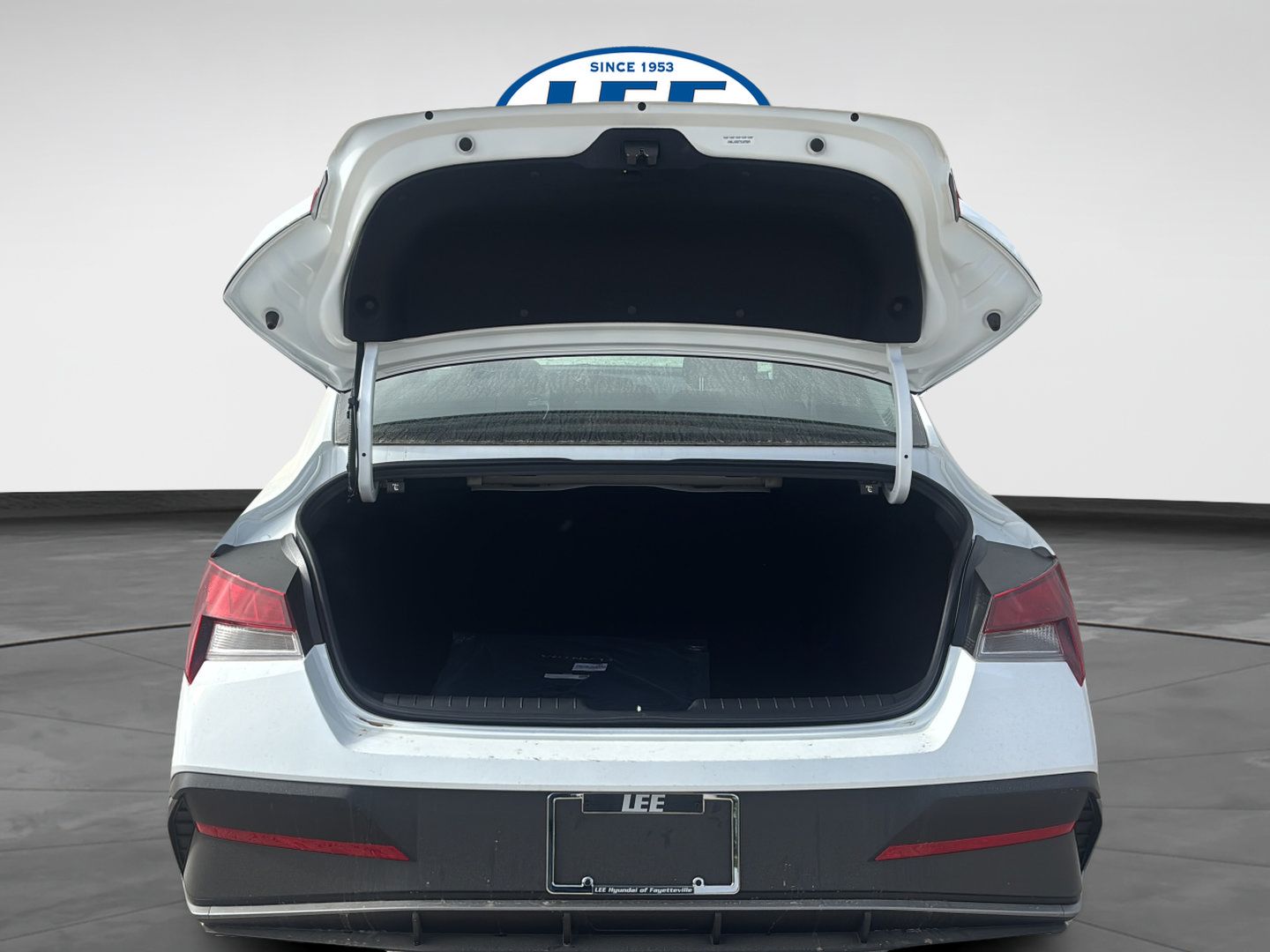 Certified 2026 Hyundai Elantra SE FWD image 17