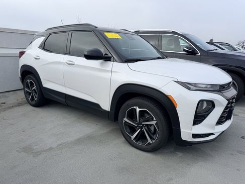 Used 2023 Chevrolet TrailBlazer RS w/ Sun and Liftgate Package image 1
