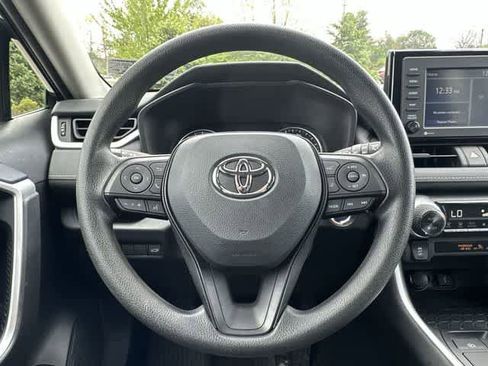Used 2022 Toyota RAV4 XLE w/ Convenience Package AWD/4WD image 8