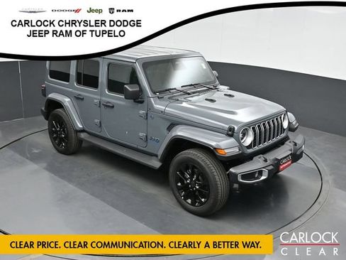Used 2025 Jeep Wrangler Unlimited Sahara AWD/4WD image 31