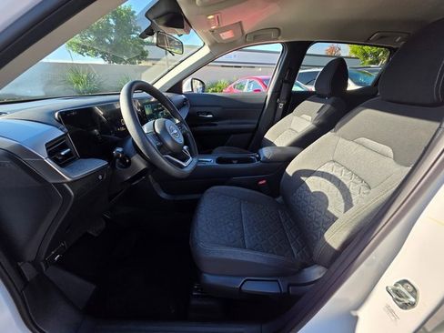 Used 2025 Nissan Kicks SV w/ Illumination Package image 16