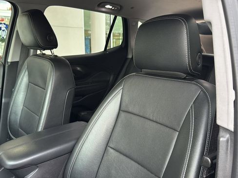 Used 2024 GMC Terrain SLT image 26