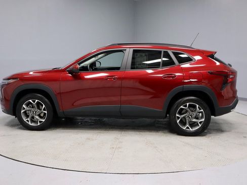 Used 2024 Chevrolet Trax LT w/ Driver Confidence Package image 8