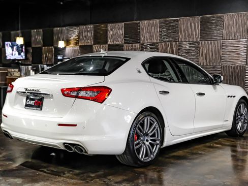 Used 2018 Maserati Ghibli S GranLusso AWD/4WD image 9