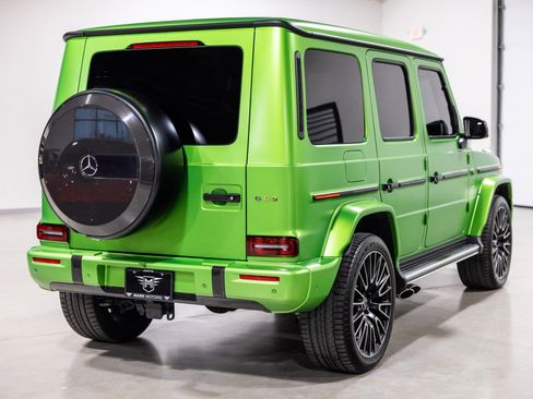 Used 2025 Mercedes-Benz G 63 AMG 4MATIC w/ AMG Carbon Fiber Package image 9