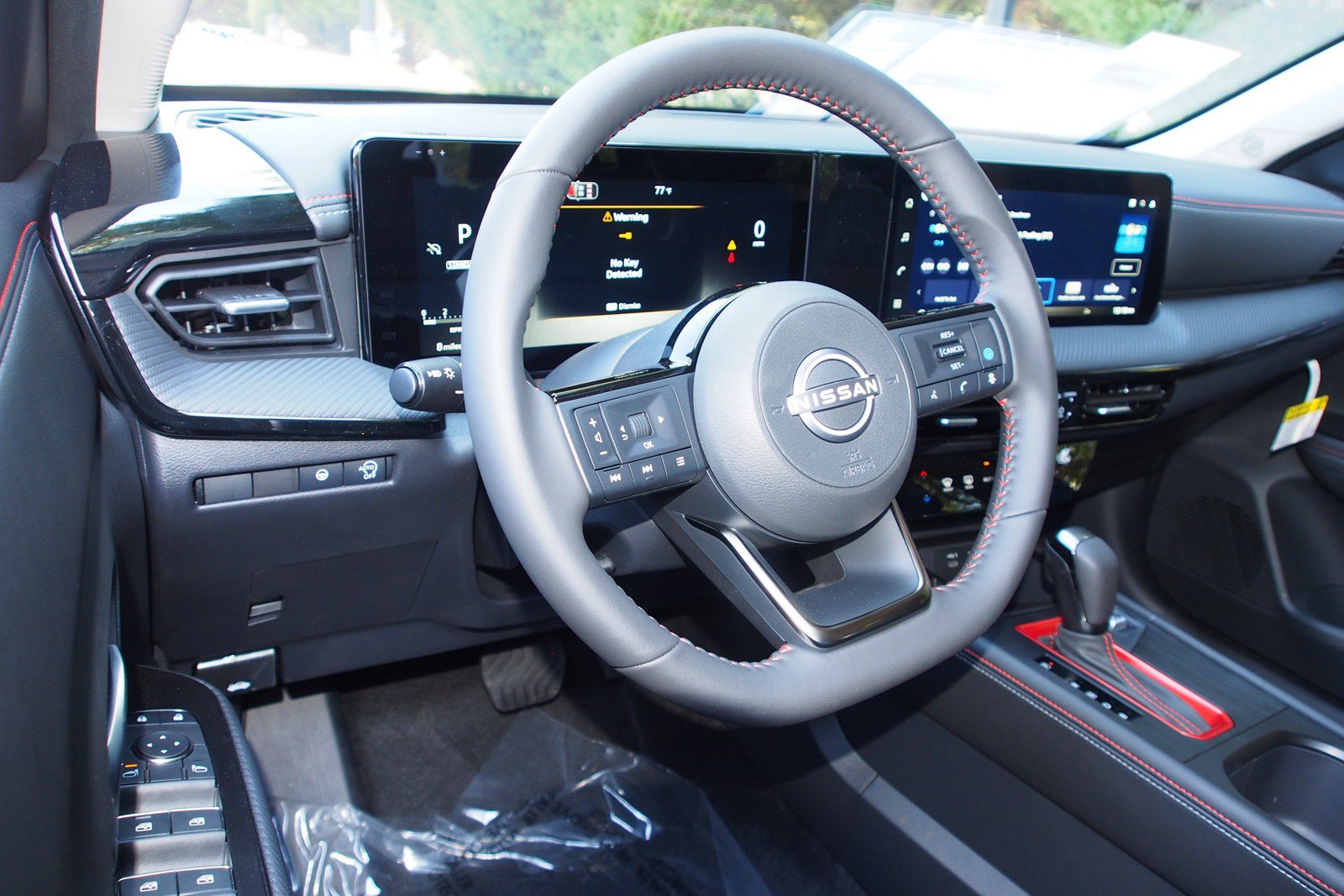 Used 2026 Nissan Kicks SR FWD image 14