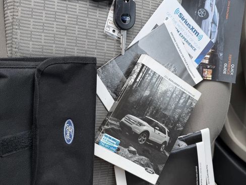 Used 2014 Ford Explorer XLT image 30