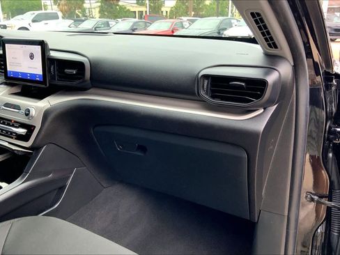 Used 2024 Ford Explorer XLT RWD image 19