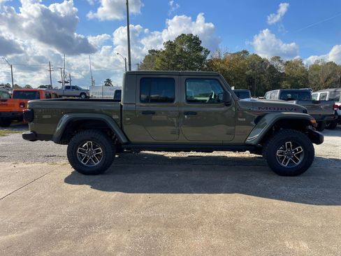 New 2025 Jeep Gladiator Mojave w/ Convenience Group image 7