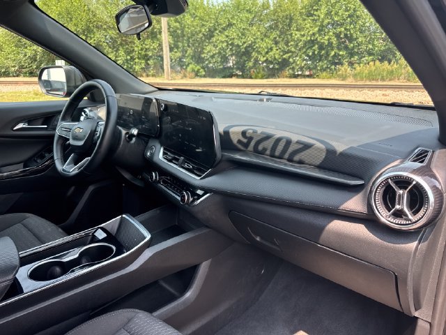 Used 2025 Chevrolet Equinox LT AWD/4WD image 28