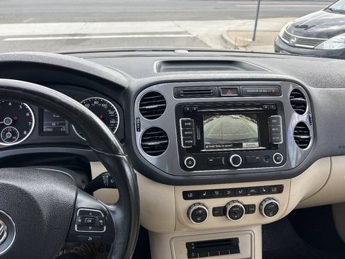 Used 2014 Volkswagen Tiguan SEL FWD image 14