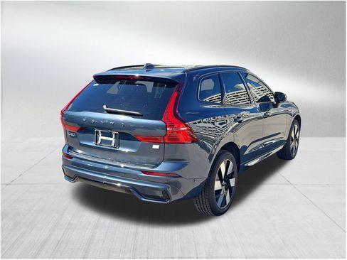 Used 2024 Volvo XC60 T8 Plus w/ Protection Package Premier image 5