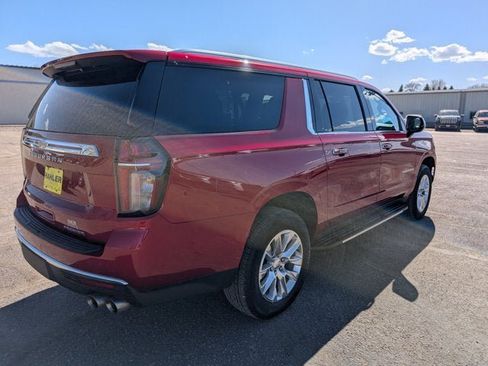 Used 2024 Chevrolet Suburban Premier AWD/4WD image 8