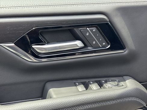 New 2026 GMC Yukon Denali w/ Sun & Power Step Package AWD/4WD image 15