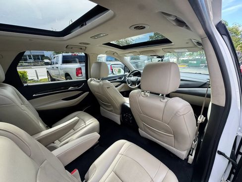 Used 2019 Buick Enclave Premium w/ Experience Buick Package FWD image 20