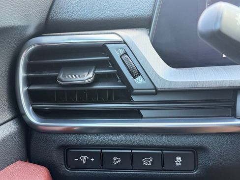 Used 2025 Kia Telluride SX Prestige AWD/4WD image 25