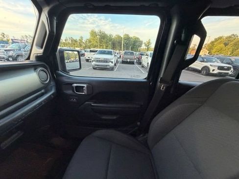 Used 2021 Jeep Wrangler Unlimited Sport AWD/4WD image 26