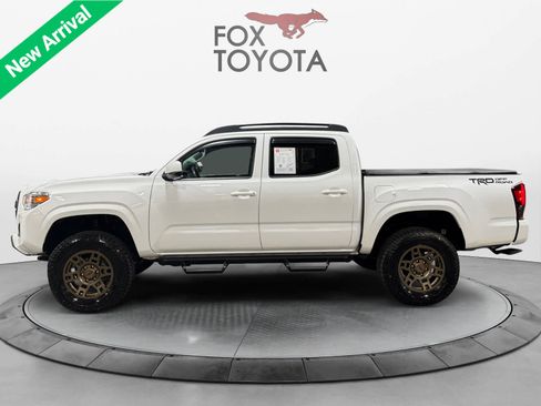 Used 2021 Toyota Tacoma SR AWD/4WD image 3