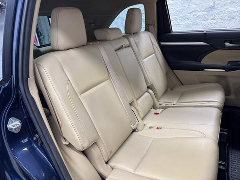 Used 2015 Toyota Highlander XLE image 45