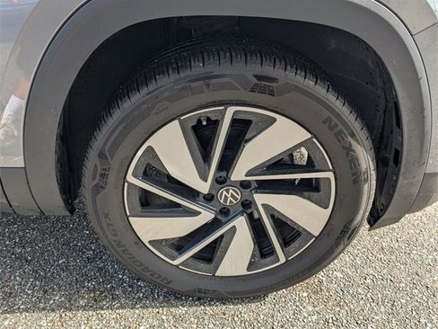 Used 2024 Volkswagen Atlas SEL image 18