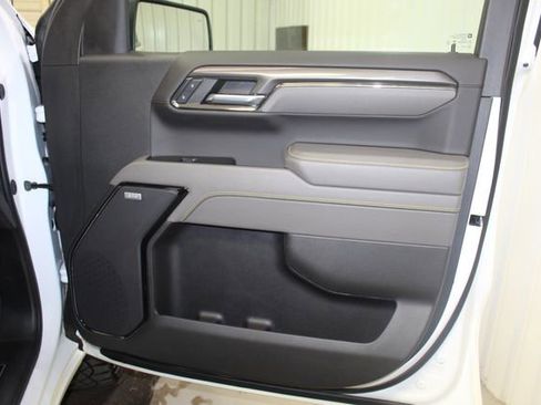 Used 2024 Chevrolet Silverado 1500 ZR2 w/ Technology Package image 11