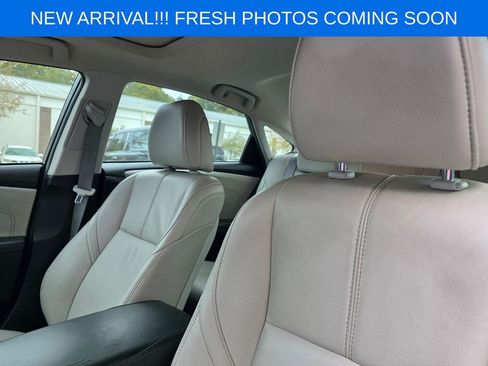 Used 2016 Toyota Avalon Limited image 8