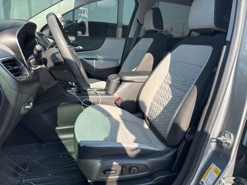 Used 2023 Chevrolet Equinox LT w/ LPO, Floor Liner Package image 4