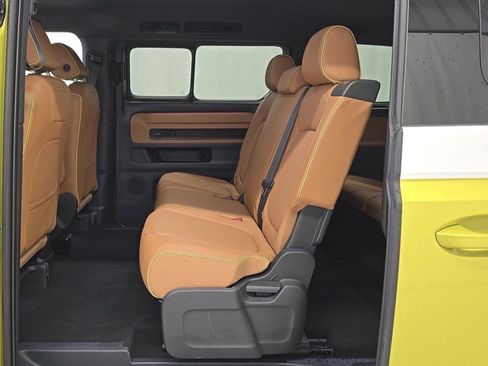 Used 2025 Volkswagen ID. Buzz Pro S Plus RWD image 4