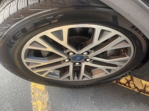 Used 2020 Ford Escape SEL image 11