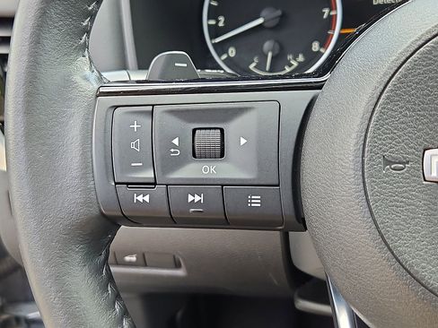 Used 2023 Nissan Rogue SL w/ SL Premium Package image 23