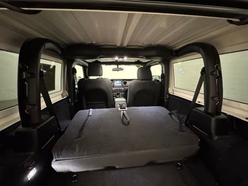 Used 2022 Jeep Wrangler Willys image 29